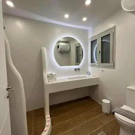 Urban & Modern In Exarcheia: Vibes Apartment *